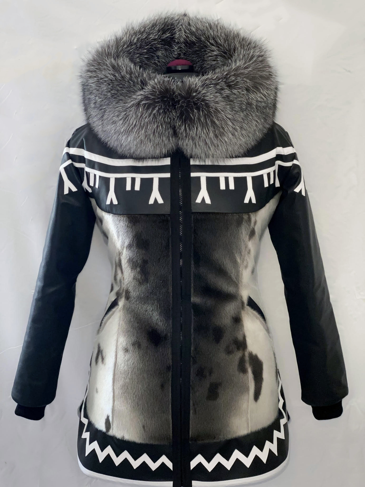 Black and white tunniit tattoo design parka (2021) With Elizabeth Ningeongan