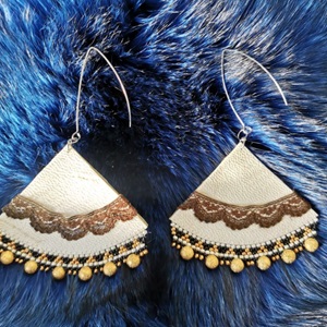 Lace Naluaq earrings (2022)