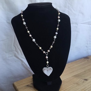 Pearl and crystal necklace with sealskin pendant (2024)