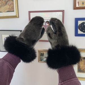 Sealskin mittens (2025)