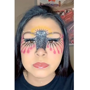 Preening Owl Makeup (2022)