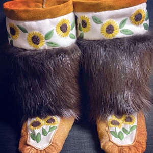 Sunflower mukluks (2022)