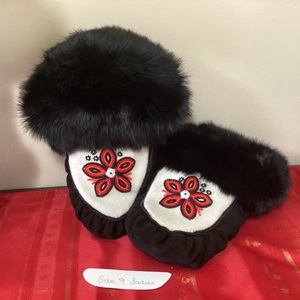 Beaded Hide Slippers with Red Flowers (2021)
