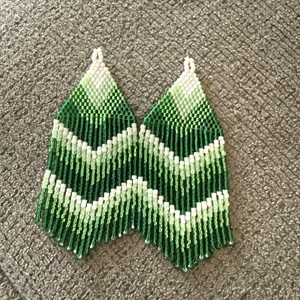 Green beaded fringe earrings (2025)