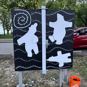 Dancing bears at Coronation Park