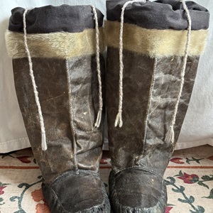 Kamek (traditional sealskin boots) (2025)