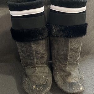 Iqaqtiik Kamiik (2021)