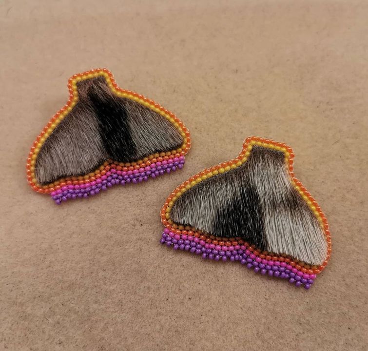 Whale tail studs (2020)