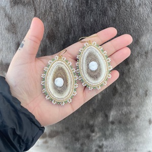 Neutral tufted florals (2024)