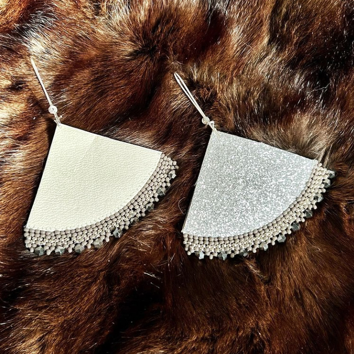 Naluaq sparkle earrings (2022)