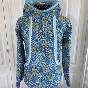 Blue floral kalikuk (2022)