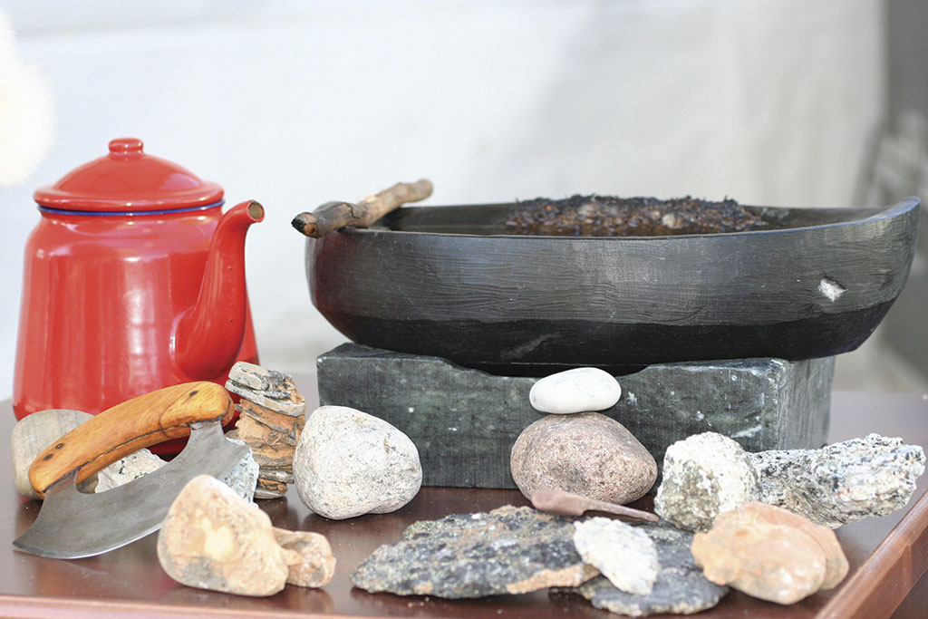 Still life (Inuit) (2009)