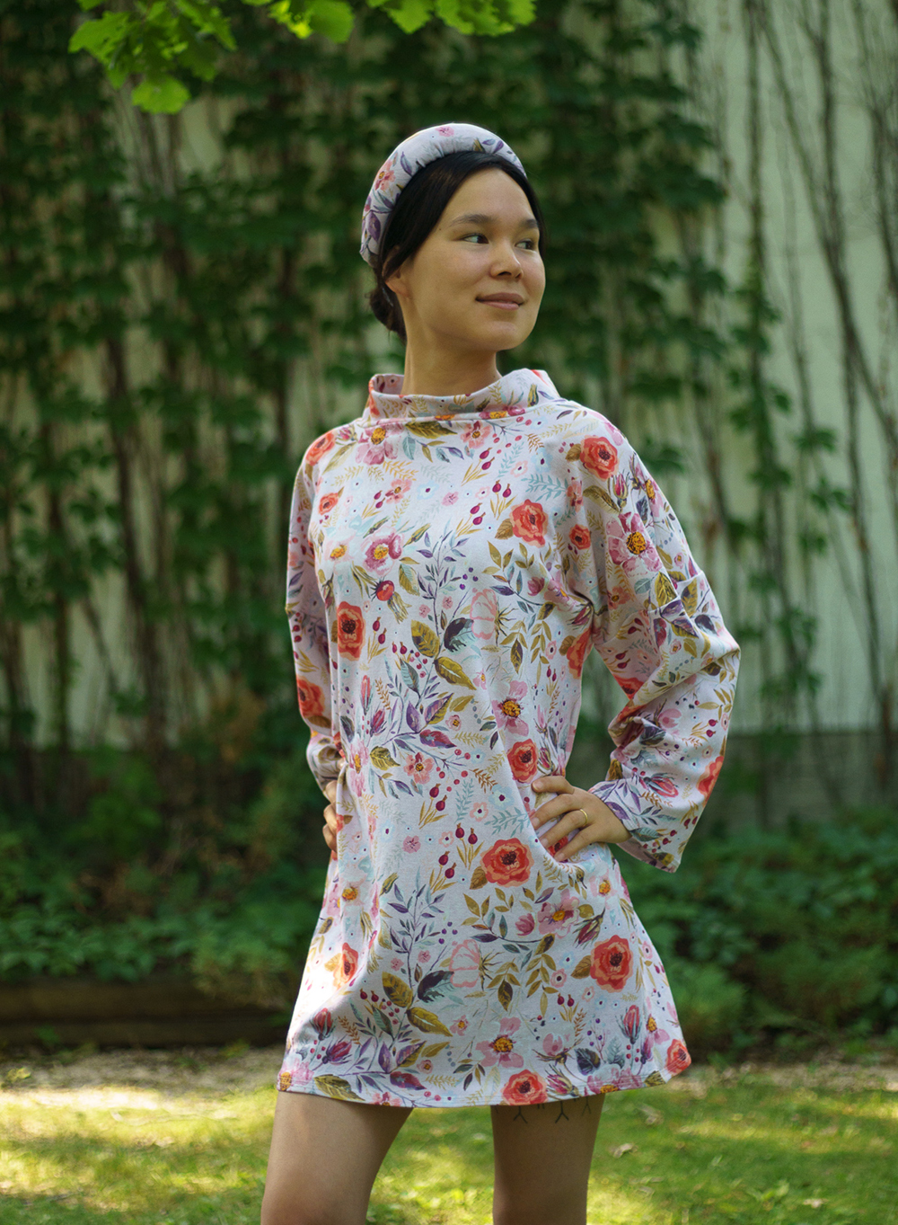 Daydreamer in floral (2023)