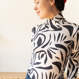 Black and white patterned turtleneck (2023)