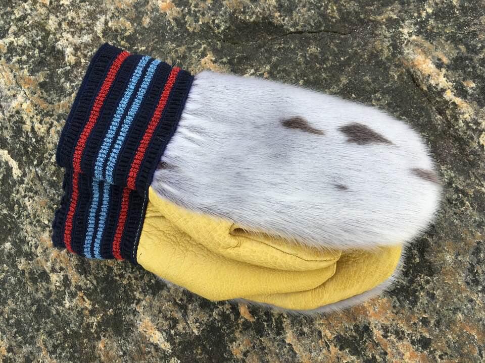 Sealskin mitts (2023)