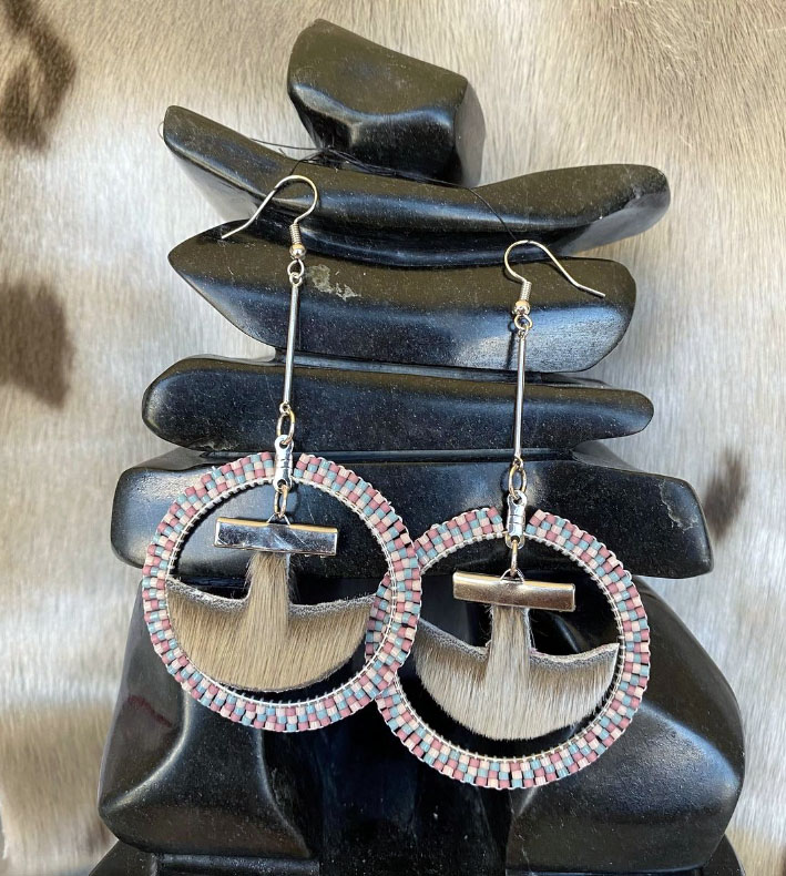 Beaded ulu hoops (2021)