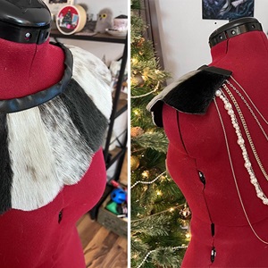 Sealskin collar with satin lining, leather trim and layered chain back (2021)