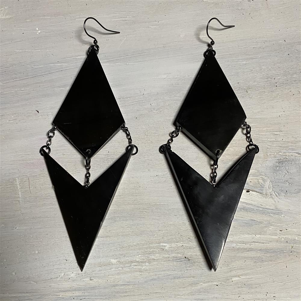 Baleen earrings_BKivliqtaruqBrower
