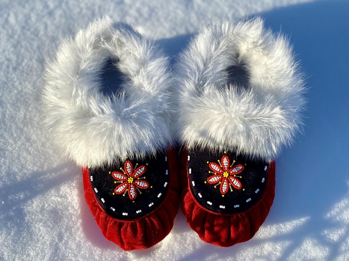 Veronica Flowers_beaded slippers 2022