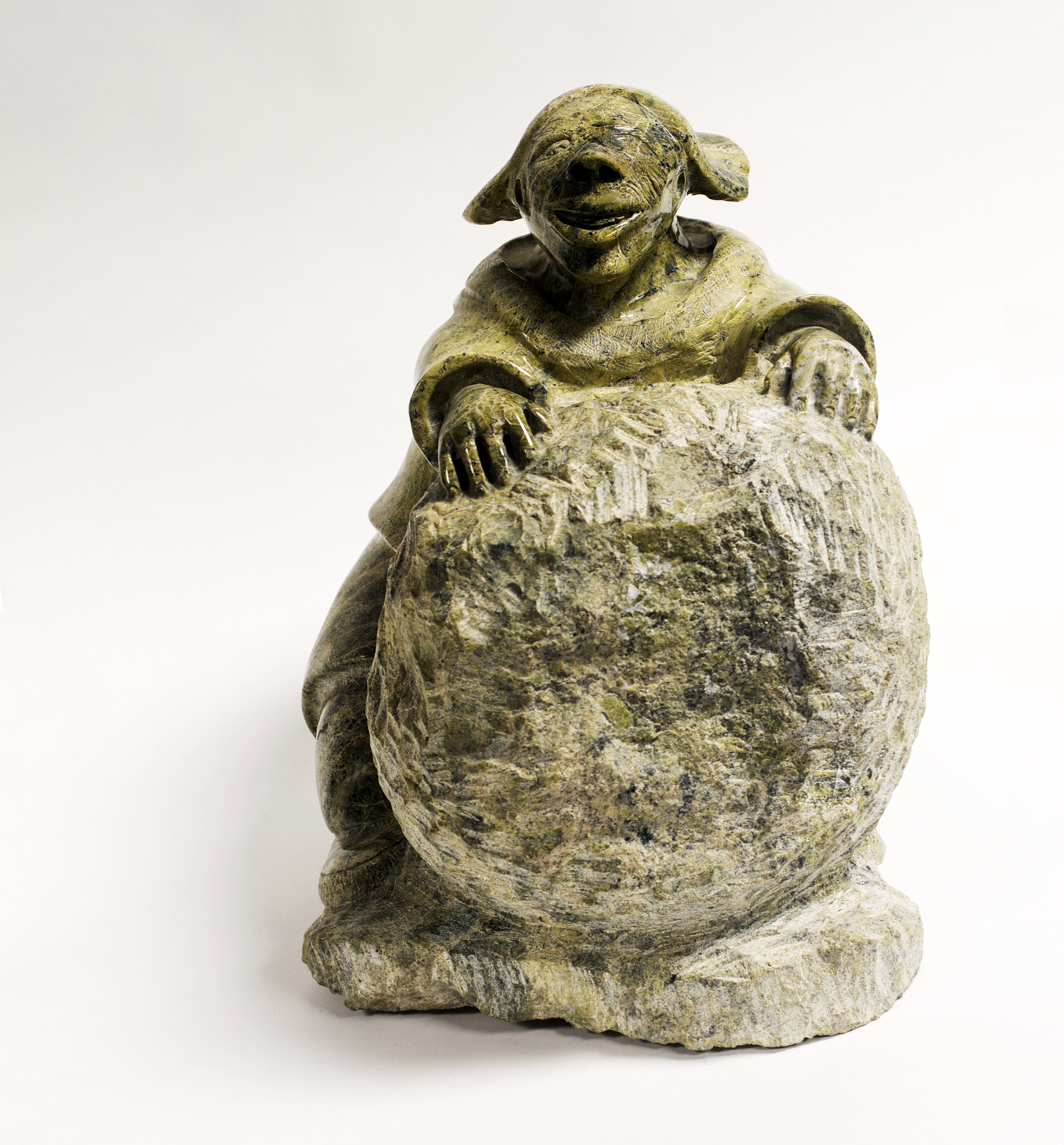 IshulutaqJacoInukWithStone