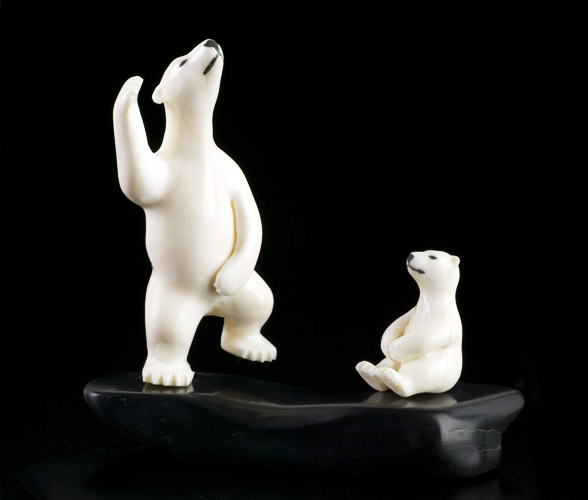 PilakapsiTarsisBearDancingForHerCub