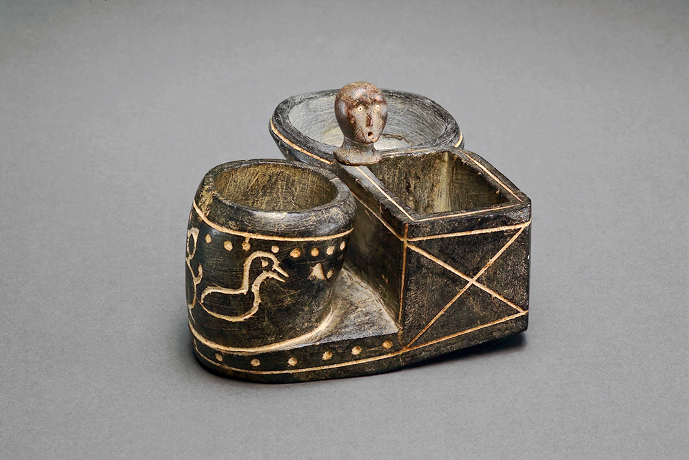 NovalingaAshtrayMatchAndCigaretteHolder