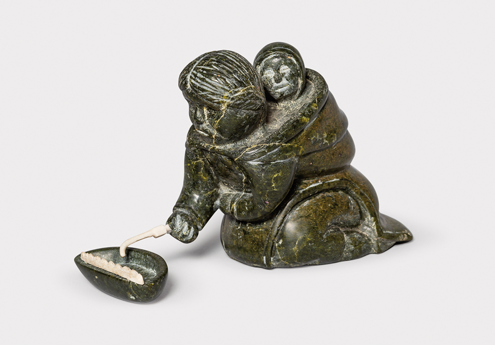 UnidentifiedArtistMotherWithChildTendingQulliq