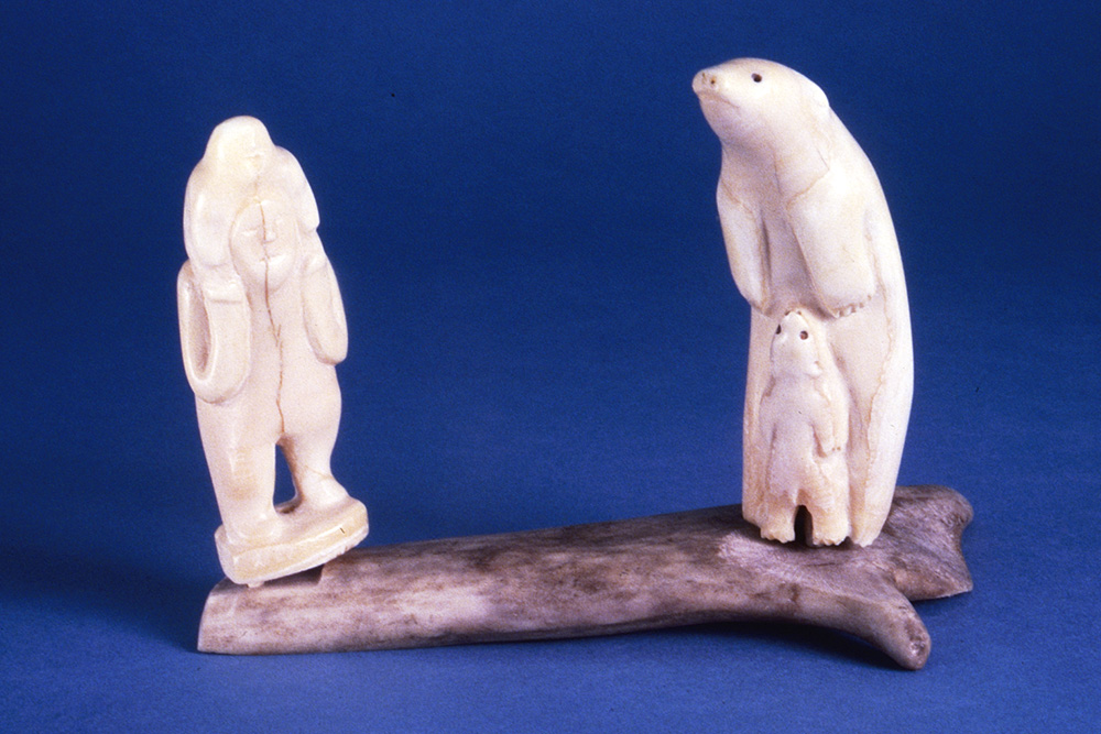 IttimangnaqZacharieManWithChildWithBearAndCub