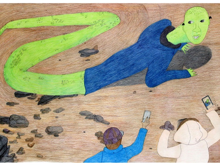 AshoonaShuvinaiTakingPicturesOfTheCreature