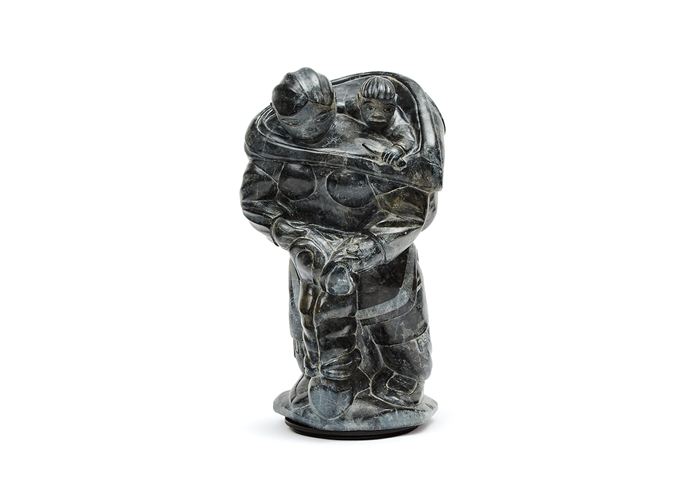 QumalukLeviMotherAndChldInHerAmautiq