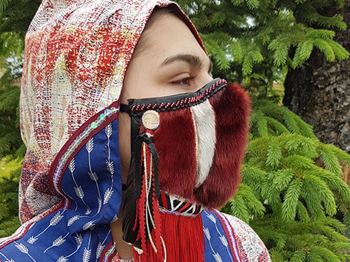 kingchristina_taalrumiq_inuvialuit-fortitude-sealskin-pandemic-mask-1_-atikluk-parka-cover_2020 crop