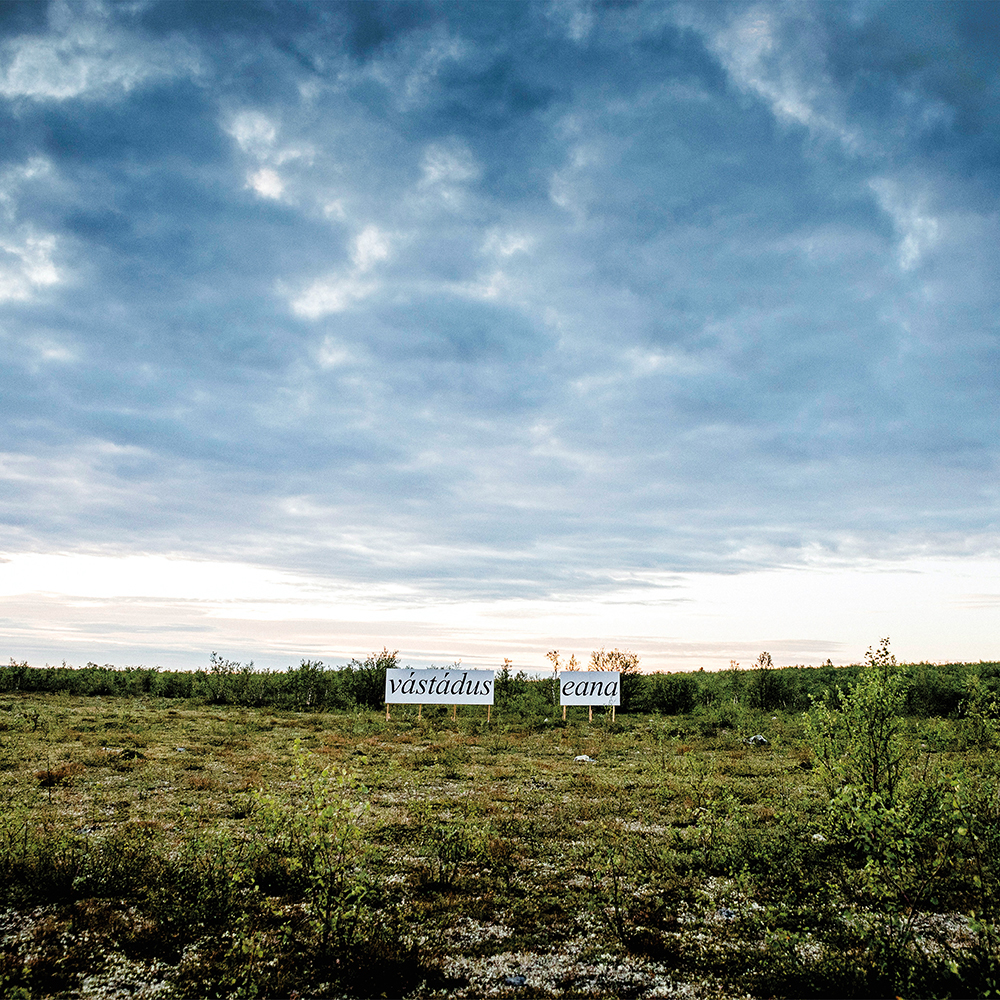 NiilasHolmbergJenniLaitiOutiPieski_RajacummaKissFromTheBorder_TheAnswerIsLand_2017-18