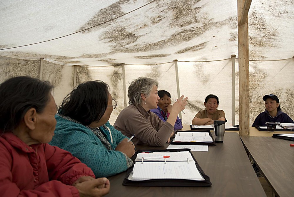 ArnaitDiscussingtheShootBeforeTomorrow